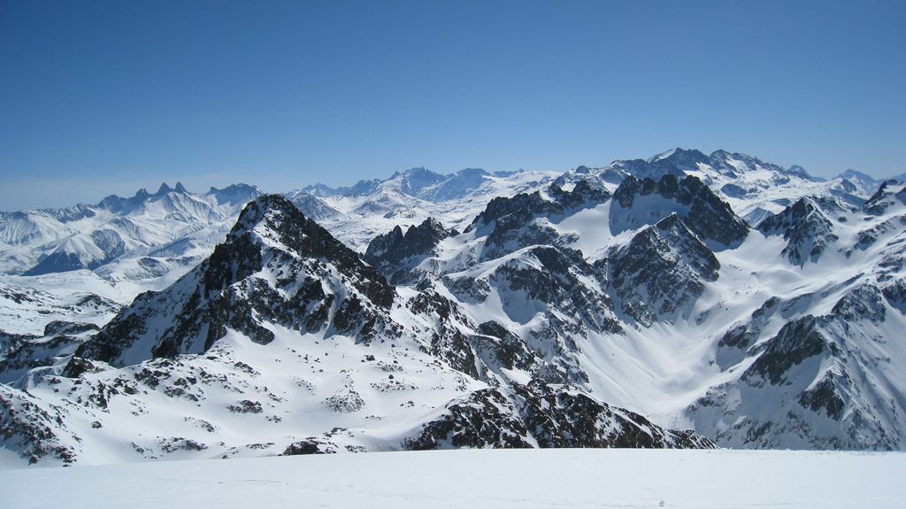#10 Panorama : la vue est superbe. au fond, quelques grands des Ecrins Panorama : la vue est superbe. au fond, quelques grands des Ecrins