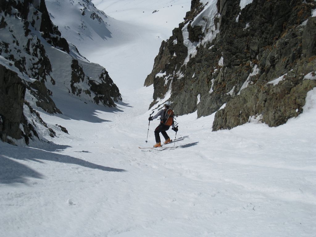#16 Couloir SW : la pente s Couloir SW : la pente s'est calmée. on peut se lacher