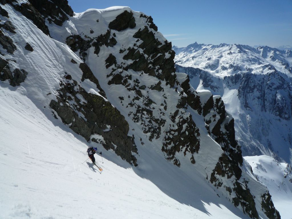 #18 Couloir SW : partie large, ça permet de derouler... Couloir SW : partie large, ça permet de derouler...