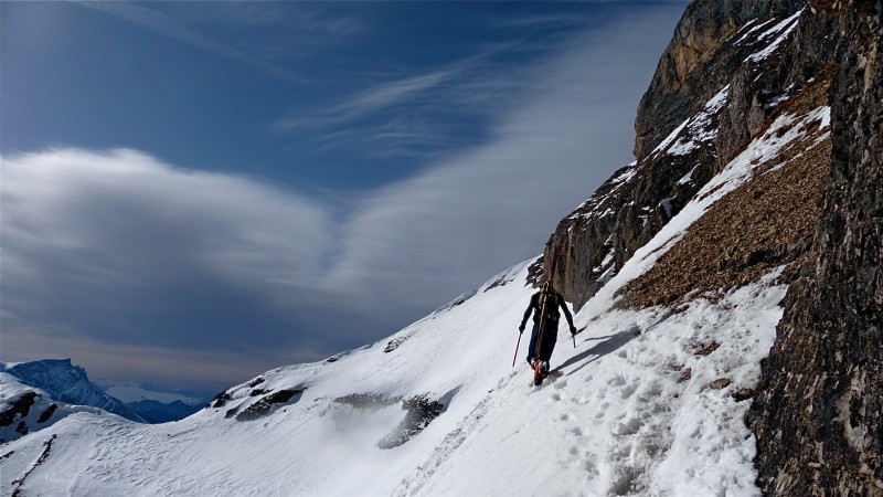 #8 Entre les 2 arches : On préfèrera la neige aux pierres, il y a encore du monde derrière! Entre les 2 arches : On préfèrera la neige aux pierres, il y a encore du monde derrière!