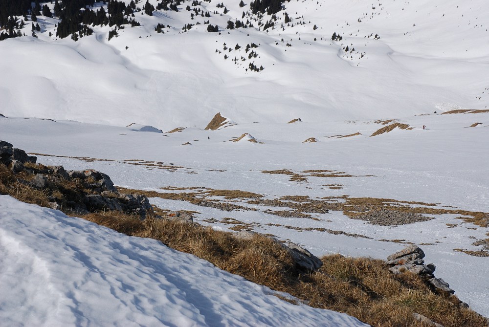 #15 face depuis le haut : deux skieurs qui nous suivent. face depuis le haut : deux skieurs qui nous suivent.