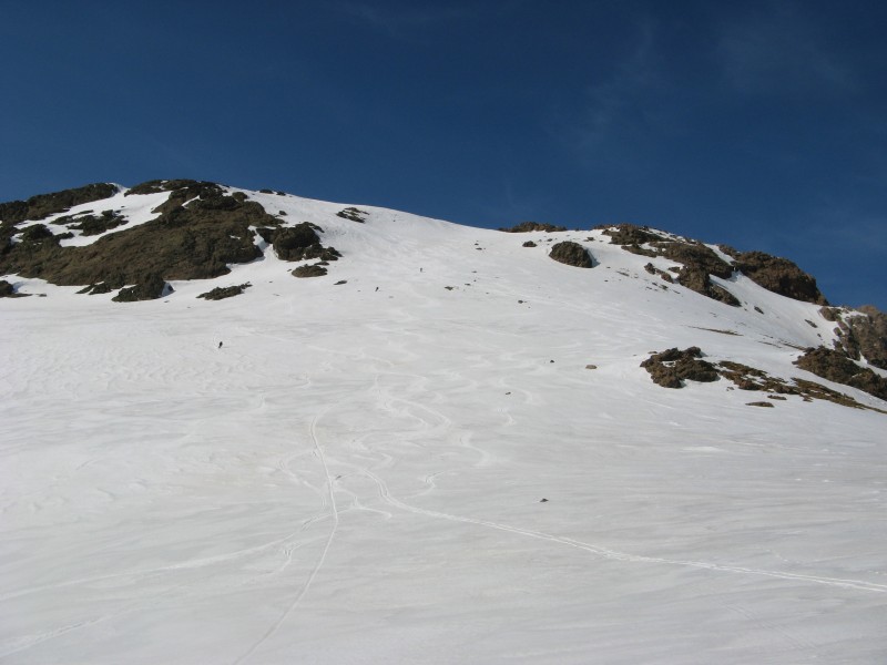 #13 Bocca e sponde : Descente vers bocca e sponde avant de prendre le ravin qui rejoint le vallon de tula. Bocca e sponde : Descente vers bocca e sponde avant de prendre le ravin qui rejoint le vallon de tula.