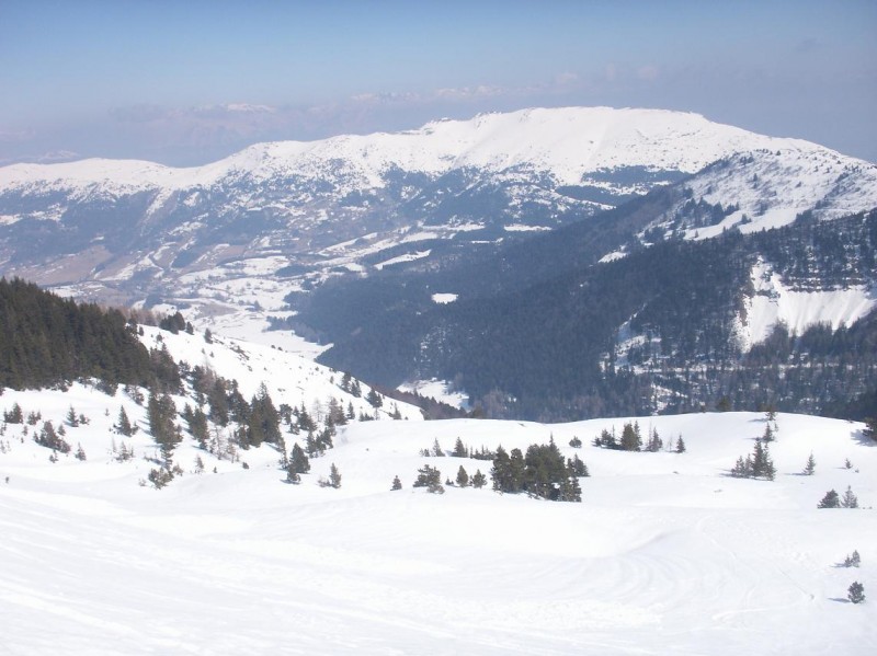 #6 la vallée : Vu sur gresse ce jour depuis le pas de la ville; encore de la neige la vallée : Vu sur gresse ce jour depuis le pas de la ville; encore de la neige
