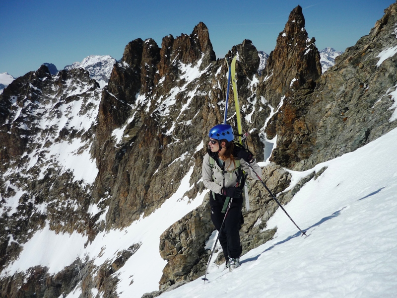 #16 Flambeau des Ecrins : Arrivée sur la bosse 3372m. Flambeau des Ecrins : Arrivée sur la bosse 3372m.