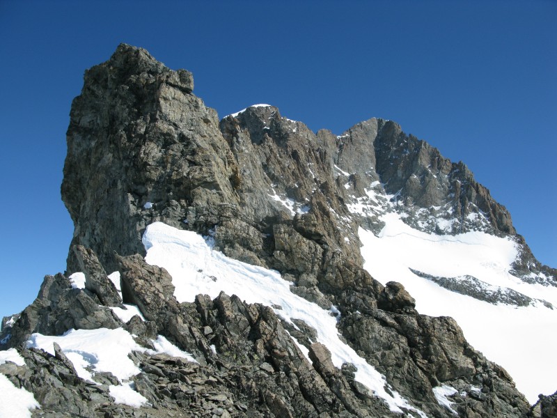 #5 Flambeau des Ecrins : Le bastion sommital, le Dôme et la Barre Flambeau des Ecrins : Le bastion sommital, le Dôme et la Barre
