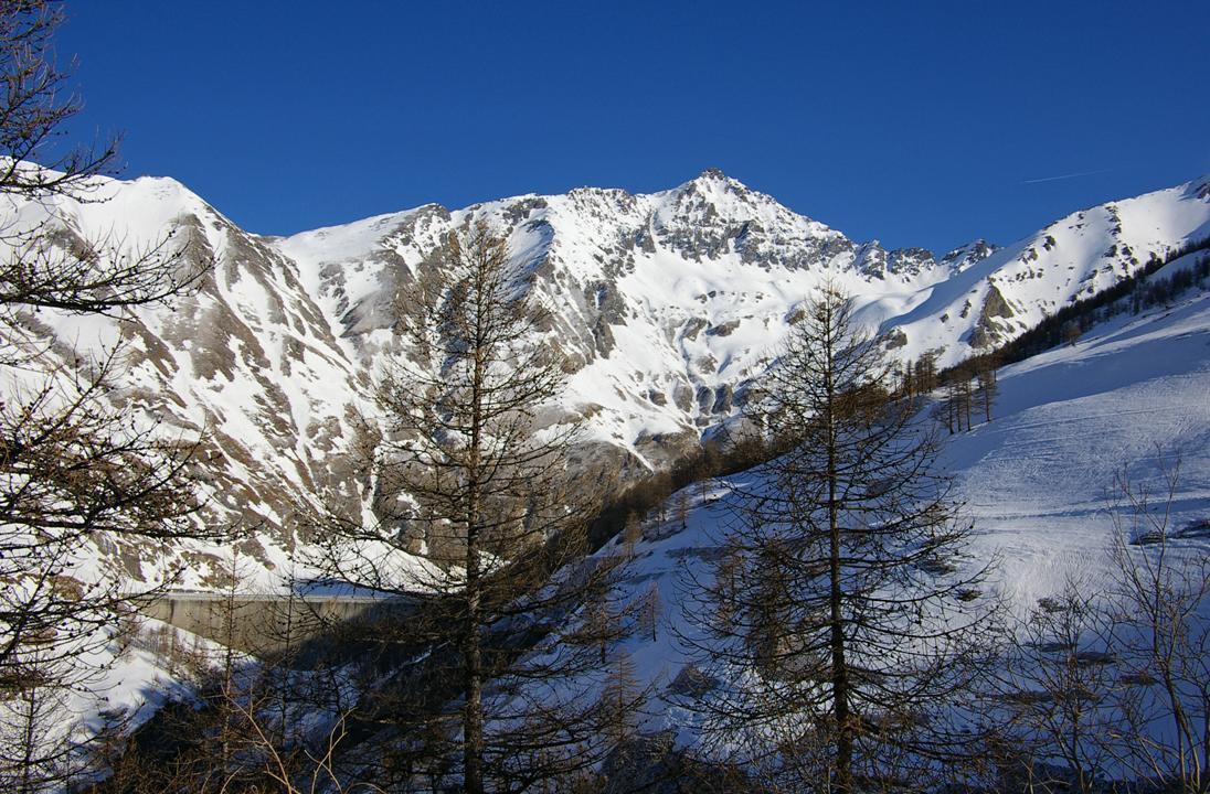 Diga di Rochemolles : Sous la face sud de l'Aiguille de Scolette