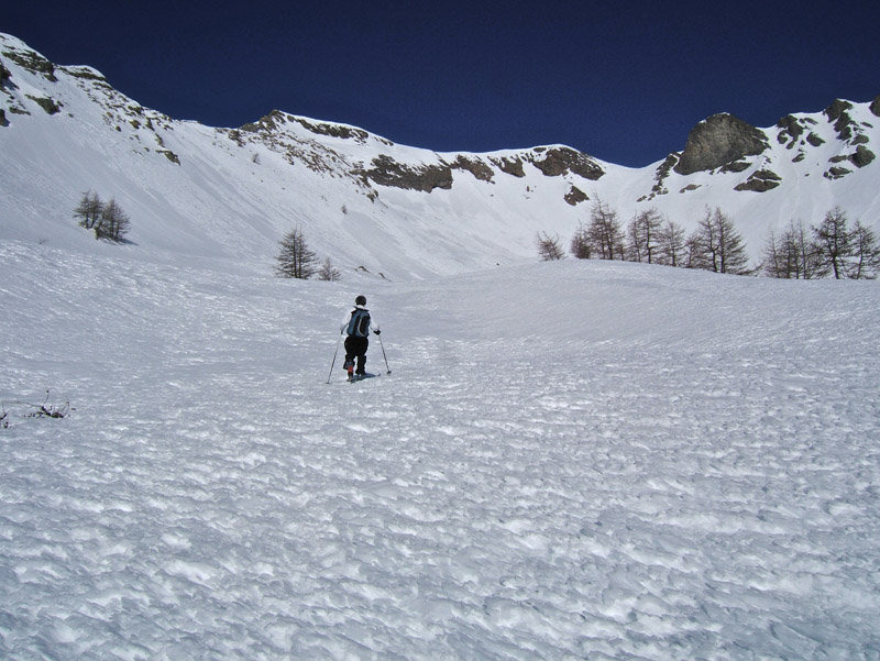 #2 Montagne de l Montagne de l'Avalanche : Montée dans le vallon de Fournès avec au fond le col qui nous permet d'arriver près du Lac des Garrets.