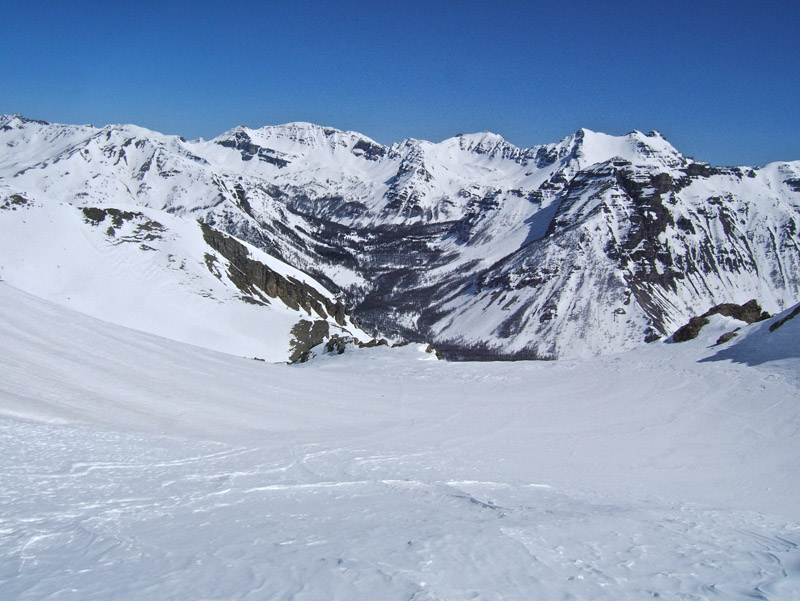 #11 Montagne de l Montagne de l'Avalanche : Vue sur le fond de la vallée du Var et les sommets qui la ferme.
