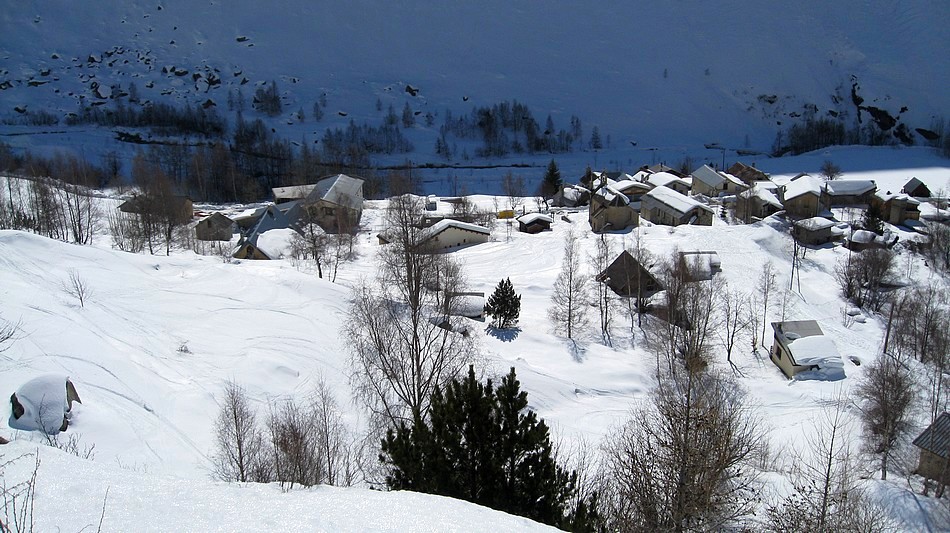 #14 La Bérarde : bien enneigée c La Bérarde : bien enneigée c'est pas toujours le cas !