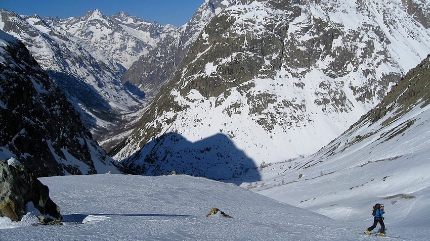 #2 Vallée du Vénéon : Bon enneigement en fond de vallons Vallée du Vénéon : Bon enneigement en fond de vallons