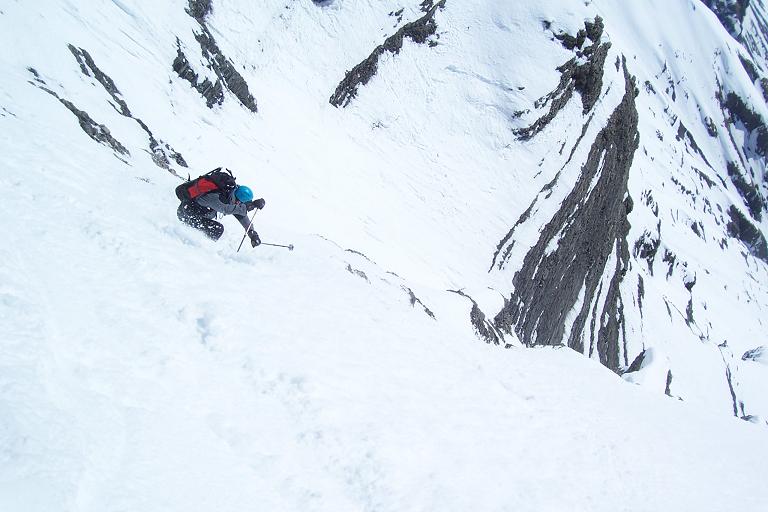 #10 descente : Dans les pentes raides au dessus de la goulotte descente : Dans les pentes raides au dessus de la goulotte