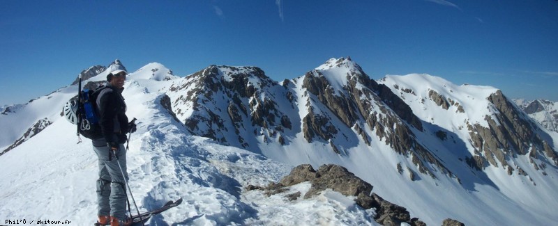 #19 Tête des garrets. : Il est 15h00 et il nous reste 1000 m à descendre Tête des garrets. : Il est 15h00 et il nous reste 1000 m à descendre