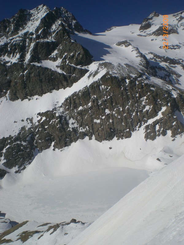 lac de l'Eychauda : vue générale sur le glacier