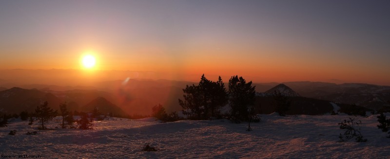 Mt Chaulet : Jour d'équinoxe, un jour nouveau et une nouvelle saison commencent.