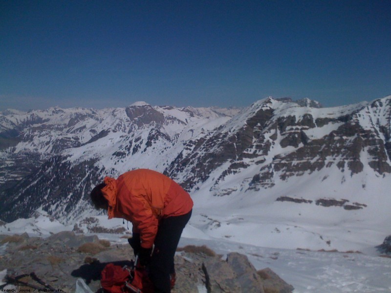 #4 Séolanes : Entre grande ( à moitié cachée) et petite séolane, le brec et les aiguilles du chambeyron au dernier plan Séolanes : Entre grande ( à moitié cachée) et petite séolane, le brec et les aiguilles du chambeyron au dernier plan