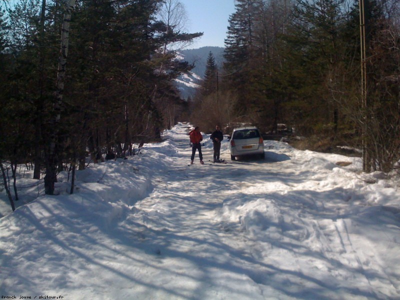 #10 Ski jusqu Ski jusqu'à la voiture : Super enneigement, ça skie jusqu'à la voiture.