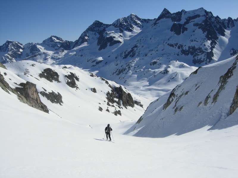 #9 Lac 7 Laux : Descente du col de la Vache sur les lacs des 7 laux Lac 7 Laux : Descente du col de la Vache sur les lacs des 7 laux