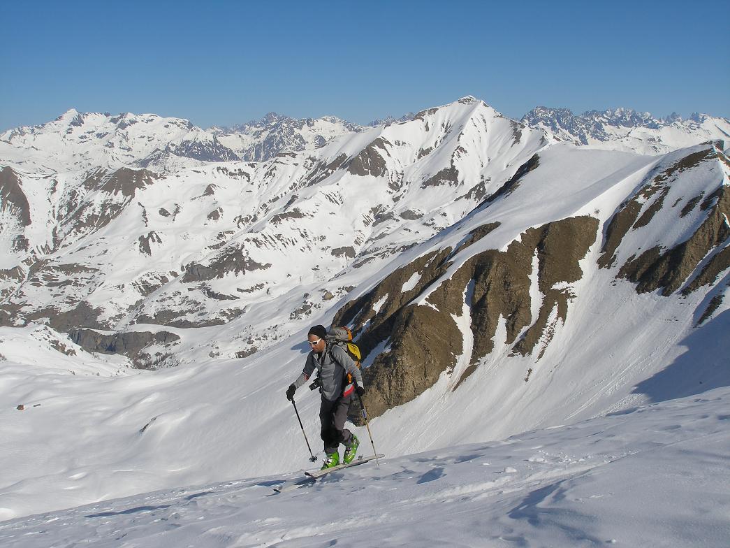 #5 dans les derniers metres : versant nord, avec la grande autane skiée hier, en arriere plan dans les derniers metres : versant nord, avec la grande autane skiée hier, en arriere plan