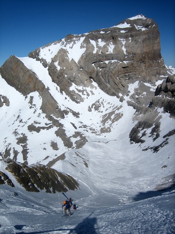 #13 Attaque de la VN du mont Perdu : devant le Cylindre du Marboré Attaque de la VN du mont Perdu : devant le Cylindre du Marboré