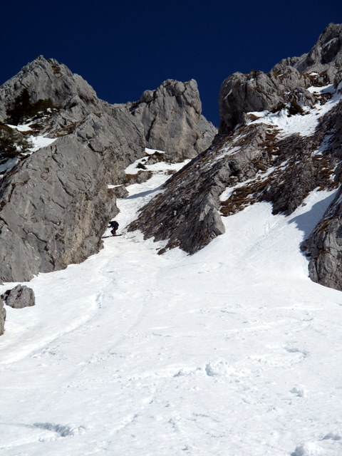 #10 Le couloir du bas : Ca passe à ski pas de goulotte Le couloir du bas : Ca passe à ski pas de goulotte
