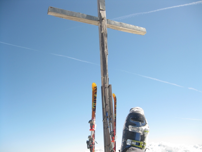 La croix de bernardez : ...et mon matos de ski^^