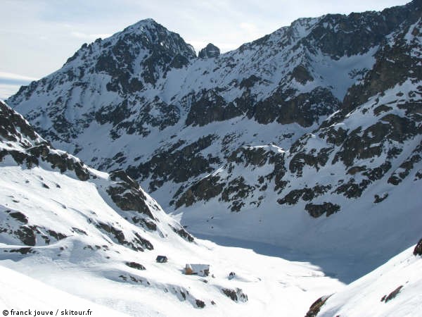 #20 Descente : On se rapproche du refuge lentement, on profite et on déguste la bonne moquette, en fait, on n Descente : On se rapproche du refuge lentement, on profite et on déguste la bonne moquette, en fait, on n'a pas envie de descendre