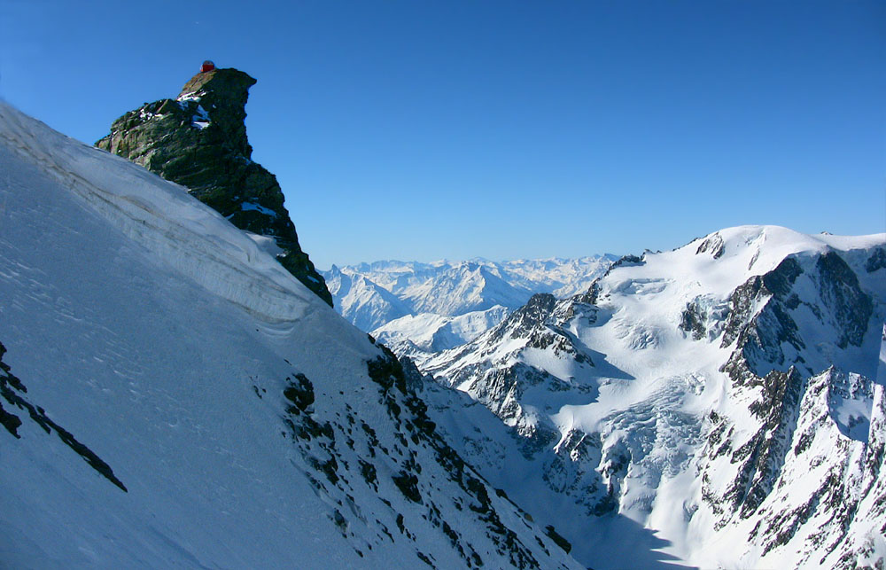 #50 Bivouac du Plateau du Couloir : Arrivée au sommet du raide couloir (45° maxi) Bivouac du Plateau du Couloir : Arrivée au sommet du raide couloir (45° maxi)
