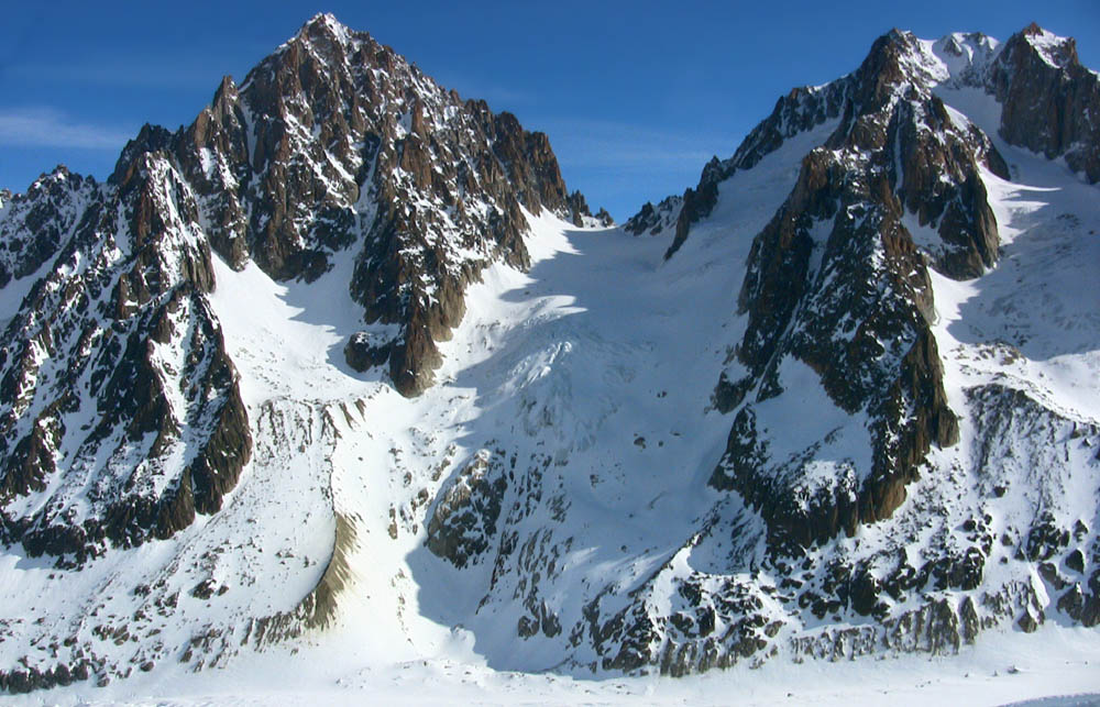 #10 Col du Chardonnet : Notre premier objectif du jour entre Aiguille du Chardonnet et Aiguille d Col du Chardonnet : Notre premier objectif du jour entre Aiguille du Chardonnet et Aiguille d'Argentière