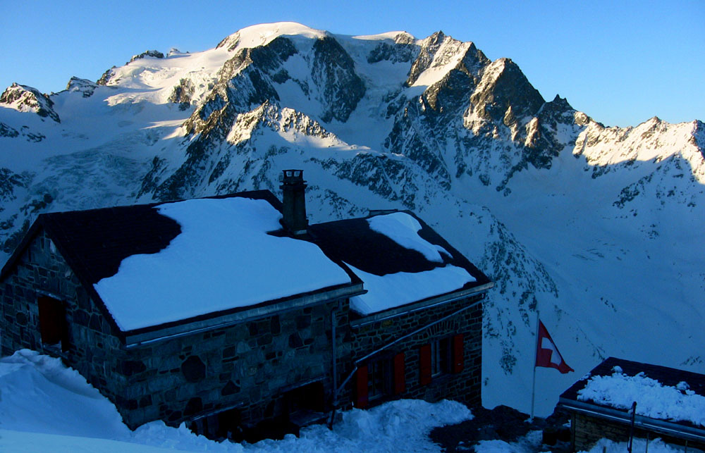 #47 Cabane Valsorey et Mt Vélan : Jour 3 - La journée s Cabane Valsorey et Mt Vélan : Jour 3 - La journée s'annonce limpide.
