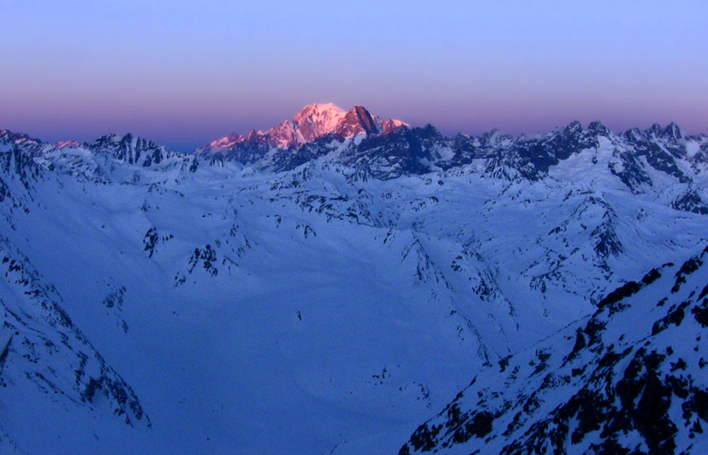 #46 Jour 3 - Cabane Valsorey : Lever de soleil sur le Mt Blanc Jour 3 - Cabane Valsorey : Lever de soleil sur le Mt Blanc
