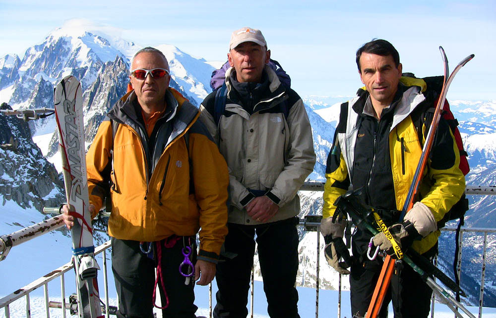 #7 Départ des Gd Montets : La fine équipe face au Mont Blanc (de G à D: Jacques, Patrick, Dominique) Départ des Gd Montets : La fine équipe face au Mont Blanc (de G à D: Jacques, Patrick, Dominique)