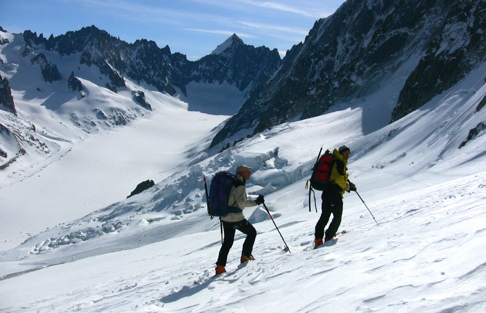 #9 Descente des Gd Montets : On commence par une descente, il y aura ensuite 1300m à montée et 3 cols à passer. Descente des Gd Montets : On commence par une descente, il y aura ensuite 1300m à montée et 3 cols à passer.
