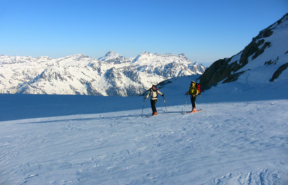 #36 Patrick et Dominique au départ : Jour 2 - Les dents du Midi en A/R plan Patrick et Dominique au départ : Jour 2 - Les dents du Midi en A/R plan