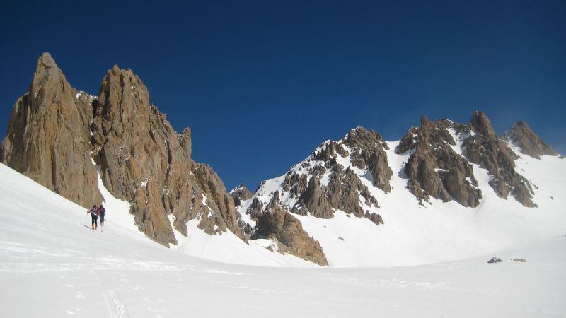 J4 : Col de la Portiolette : Le Rocher en impose