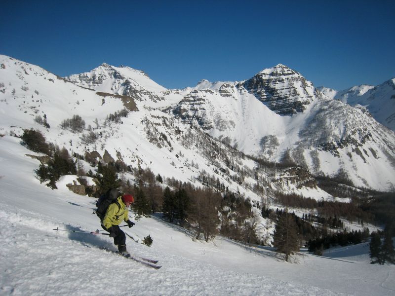 J1 :Col de la Cayolle : Descente sur le refuge de la Cantonnière