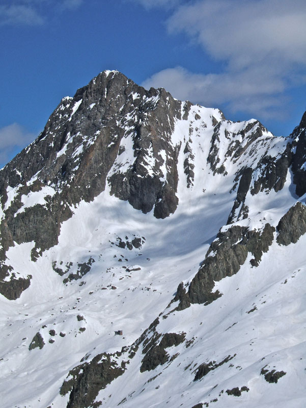 #9 LECHE : Le refuge Remondino dominé par la cime de l LECHE : Le refuge Remondino dominé par la cime de l'Argentera.