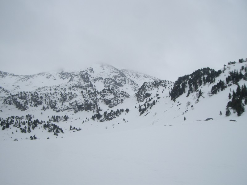 #1 les vallons de montée : depuis le refuge de Siscaro , nous montons par le vallon de droite , et redescendrons par celui d les vallons de montée : depuis le refuge de Siscaro , nous montons par le vallon de droite , et redescendrons par celui d'en face