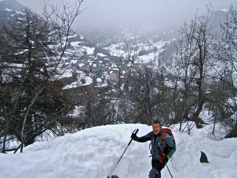 #2 Escuzier : Départ avec de petites chutes de neige agréable. Escuzier : Départ avec de petites chutes de neige agréable.