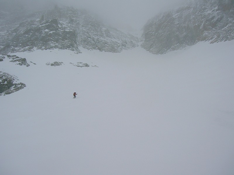 #3 Descente du bas du couloir : Poudre sur fond dur, pas mal qd mm! Descente du bas du couloir : Poudre sur fond dur, pas mal qd mm!
