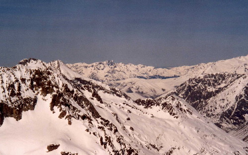 #1 Arias et chaîne de Belledonne : Au premier plan, les aiguilles de l Arias et chaîne de Belledonne : Au premier plan, les aiguilles de l'Arias et au fond, nôtre familière chaîne de belledonne