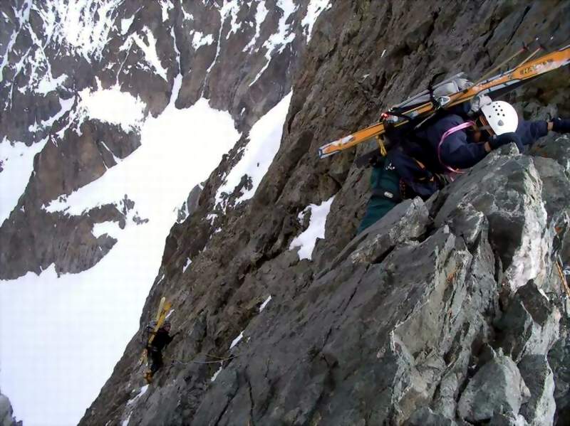 #3 Au col des Ecrins. : Début de la descente sur les cables pour Marlène et Laurent. Y Au col des Ecrins. : Début de la descente sur les cables pour Marlène et Laurent. Y'a du gaz!...