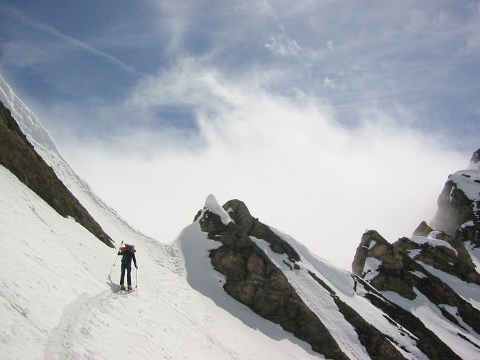 Col de Malatra en vue : Arnaud arrive au col de Malatra, et on en a pas encore fini...