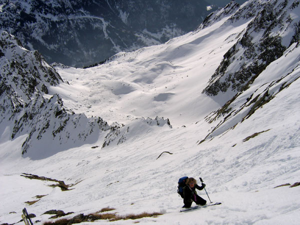 #3 Sous le sommet : Peu de neige au sommet. Elle est bien humide et presque pas de regel en profondeur. Sous le sommet : Peu de neige au sommet. Elle est bien humide et presque pas de regel en profondeur.