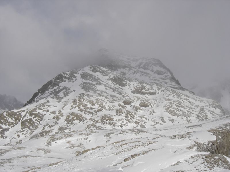 #1 Pyramide du Vieux Chaillol : Le vent a bien eu le temps de travailler depuis la derniere chute Pyramide du Vieux Chaillol : Le vent a bien eu le temps de travailler depuis la derniere chute