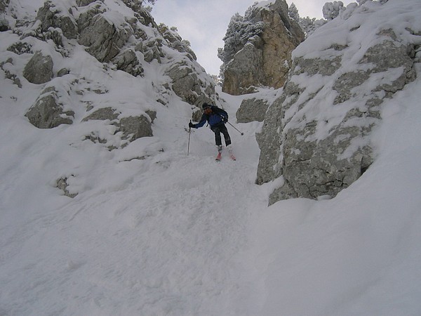 #3 etroiture : Franck sors juste de l etroiture : Franck sors juste de l'étroiture.