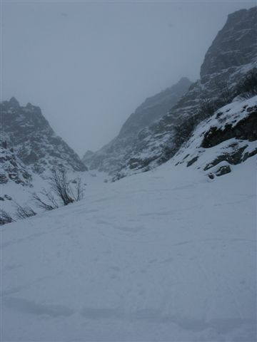 #4 Charmet de l Charmet de l'Aiguille. : Dans le couloir du Pertuis : il fait tout gris mais la neige est parfaite :)