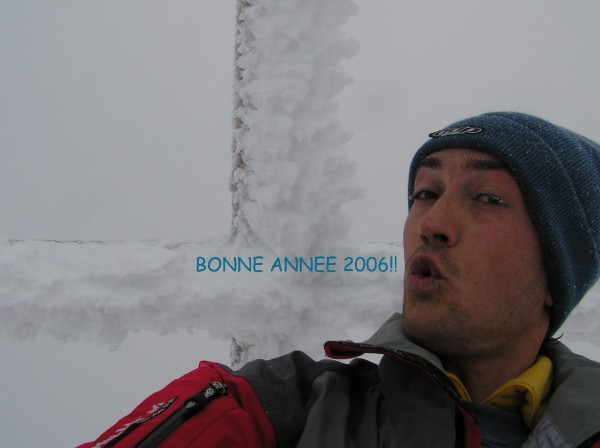 #1 Bonne Année! : Auto-portrait à la croix sous la neige et le vent.
Meilleurs voeux à tous. Bonne Année! : Auto-portrait à la croix sous la neige et le vent.
Meilleurs voeux à tous.