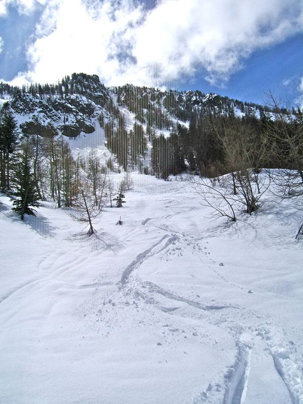 #12 Tête Ronde de l Tête Ronde de l'Escuzier : Mes avant derniers virages, les dernier ont été fait au niveau du chalet descente directe sur la passerelle, et dans une relativement bonne neige de printemps (pas fais de photo).