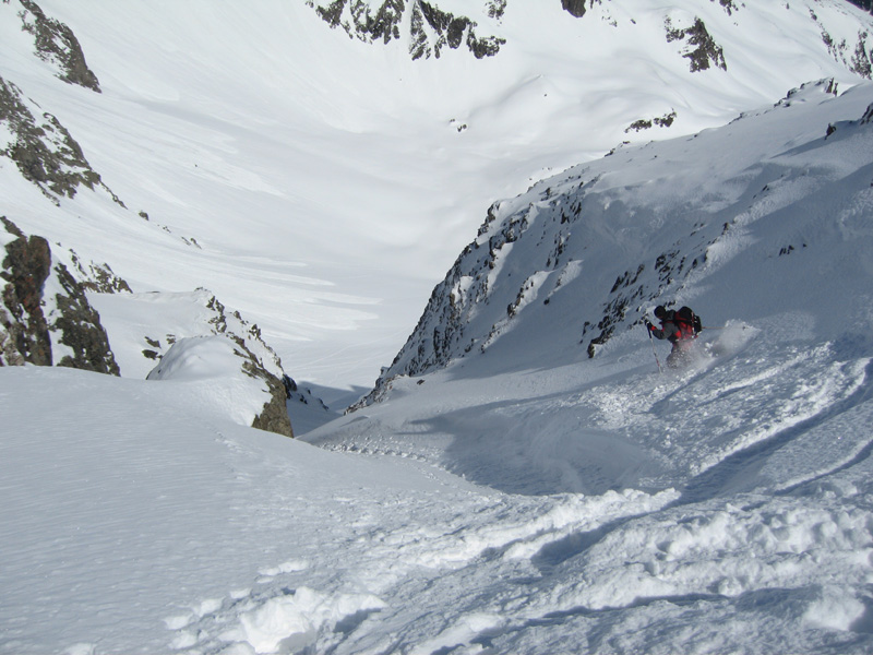 #14 Attaque du couloir : Une bien belle neige qui rend la pente paisible Attaque du couloir : Une bien belle neige qui rend la pente paisible