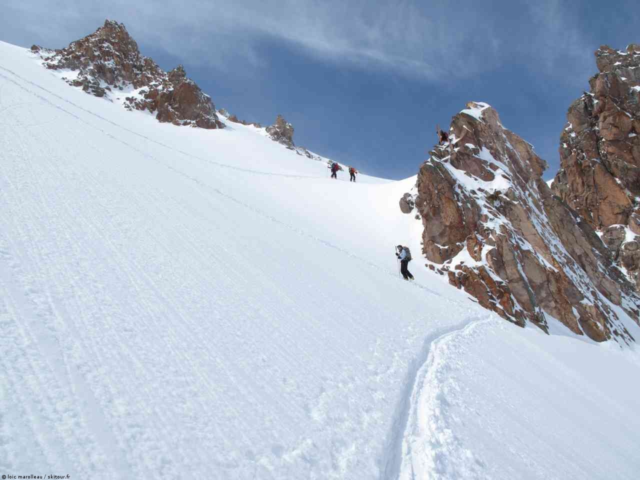 #6 Mont Hasan : On arrive à l Mont Hasan : On arrive à l'épaule que l'on rejoindra pour traverser (rejondre le couloir nord) à la descente